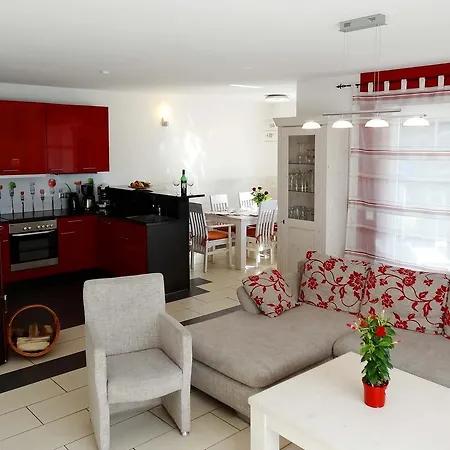 Haus By Rujana Apartman *
